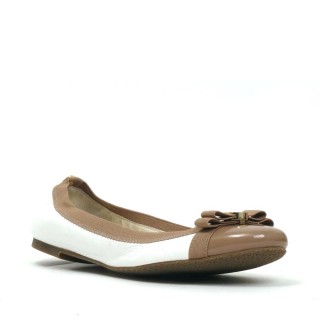 Michael Kors Ballerina taupe lak