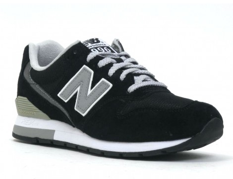 New Balance Sneaker zwart