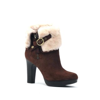 UGG Laars cognac