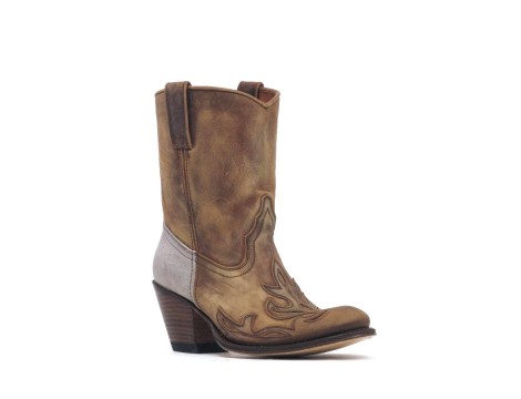 Sendra Laars bruin natu