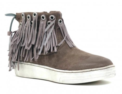 District 83 Shoes Laars taupe